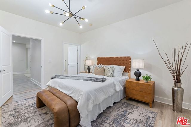 2240 S Beverly Glen Boulevard, Los Angeles CA: https://media.crmls.org/mediaz/5c68ae84-8a12-4ebc-b2ea-d2caa208aee5.jpg