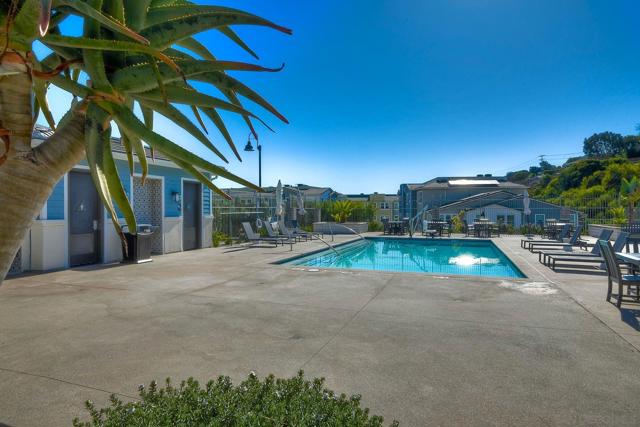 1103 Makena Way, Oceanside CA: https://media.crmls.org/mediaz/5c694c00-4d7e-46c9-b1ec-05b0c991311b.jpg