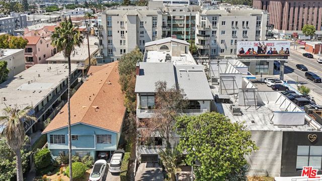 1209 Amherst Avenue, Los Angeles CA: https://media.crmls.org/mediaz/5c695b63-bf72-4047-a492-5934973e9a69.jpg