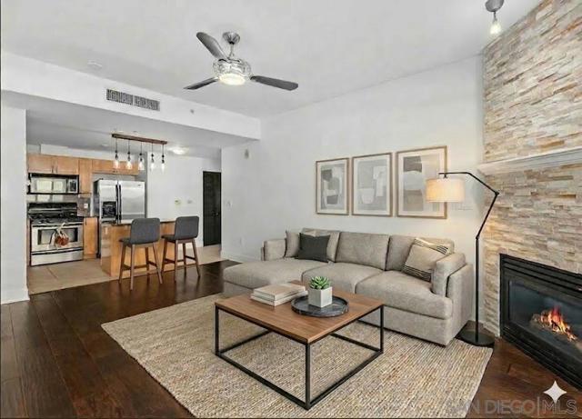 1240 India St, San Diego CA: https://media.crmls.org/mediaz/5c69c676-768c-4950-92f0-0d682c8364e4.jpg