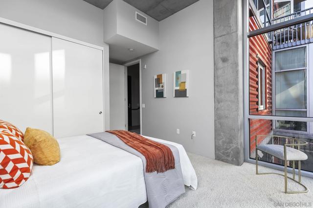 1025 Island Ave, San Diego CA: https://media.crmls.org/mediaz/5c6a977f-9b8c-401a-b950-4f93805f4763.jpg