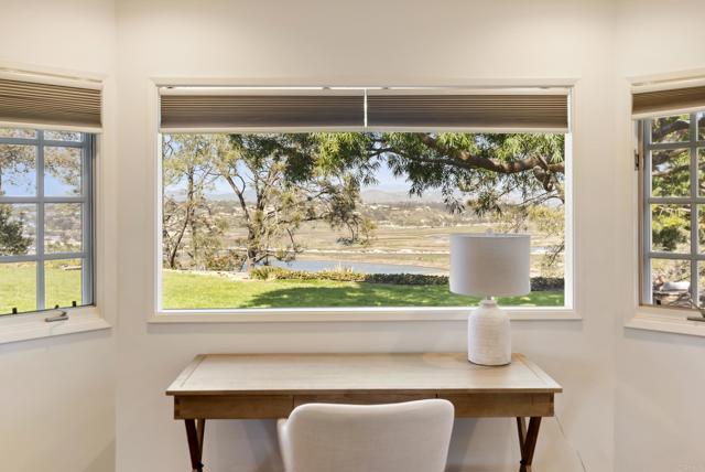 1449 Crest Rd, Del Mar CA: https://media.crmls.org/mediaz/5c6b60d4-7aac-4dd1-9194-e6acb1704d1a.jpg