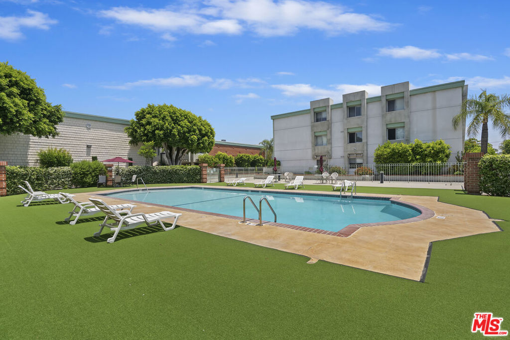 5301 Balboa Boulevard #K4