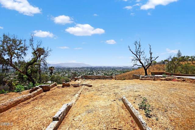 375 W Highland Drive, Camarillo CA: https://media.crmls.org/mediaz/5c6b9c9e-8c2a-4ea4-bea2-7798e72dd422.jpg
