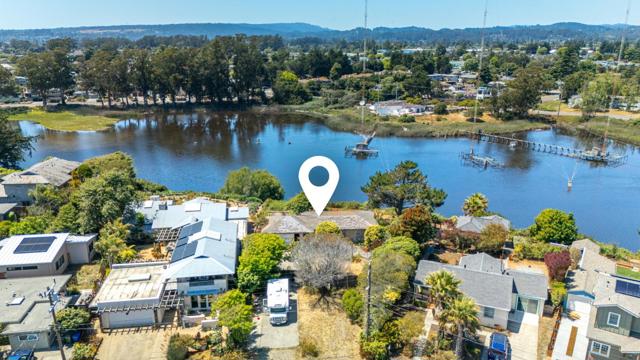 311 24th Avenue, Santa Cruz CA: https://media.crmls.org/mediaz/5c6bdfd4-28de-4197-862d-c2f04cf5b9cc.jpg