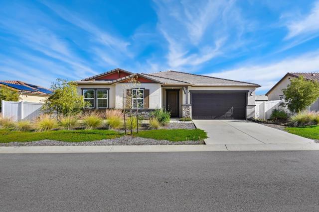 13410 Pasture Ct, Valley Center CA: https://media.crmls.org/mediaz/5c6c527a-c664-4d86-acc4-343d56fbe636.jpg