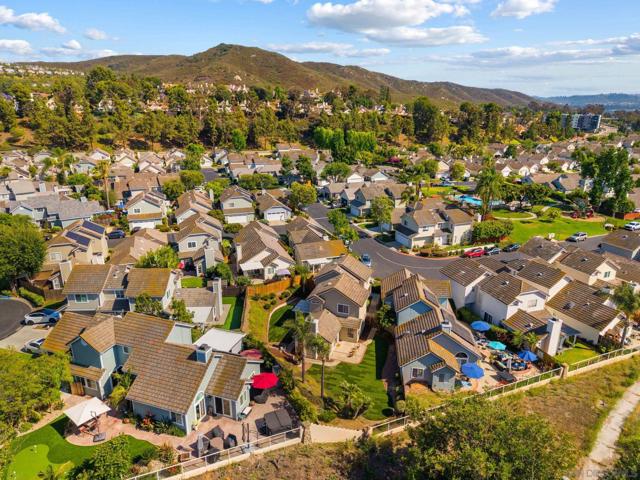 10598 Rancho Carmel Dr, San Diego CA: https://media.crmls.org/mediaz/5c6c637d-cc05-4fad-ae2d-39577668a7db.jpg