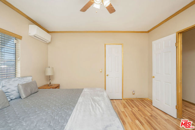 8740 La Salle Avenue, Los Angeles CA: https://media.crmls.org/mediaz/5c6d1b30-f0ba-4767-bbce-702bb1aef7cc.jpg