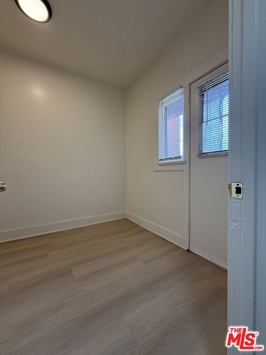 1111 Orizaba Avenue, Long Beach CA: https://media.crmls.org/mediaz/5c6d61de-cc72-4604-87ac-57710c2d506d.jpg