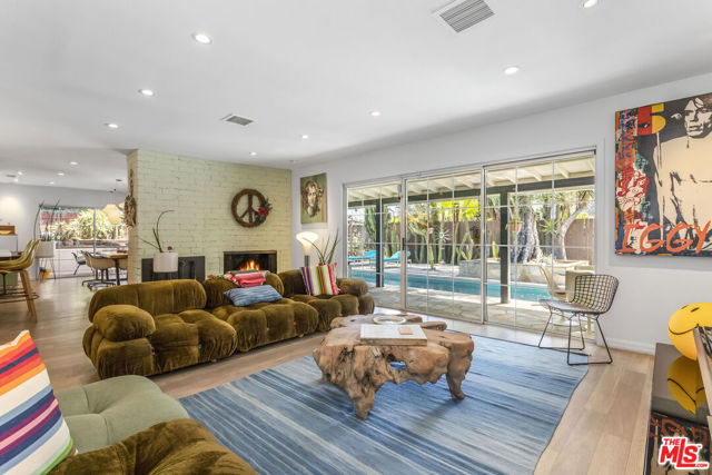 6570 Lakeridge Road, Los Angeles CA: https://media.crmls.org/mediaz/5c6de67c-2ec1-4988-8d2b-03016dd11ae6.jpg