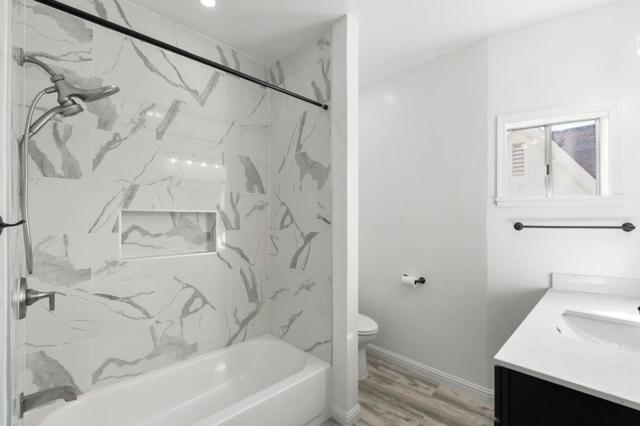 1049 55th Street, Emeryville CA: https://media.crmls.org/mediaz/5c6df5de-049f-4565-9914-a23ae160a084.jpg