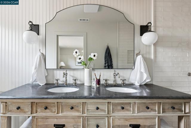 Image 33 of 60 For 3085 Avellano Drive