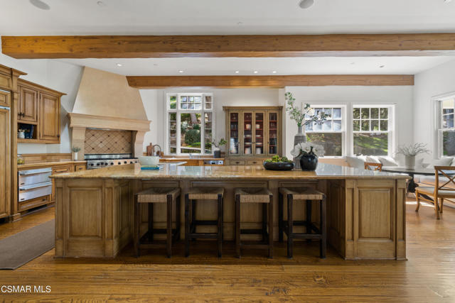 1464 Hidden Valley Road, Thousand Oaks CA: https://media.crmls.org/mediaz/5c6e7b64-5308-4f18-9008-23cf4049e57a.jpg