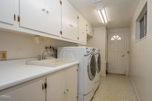 3475 E Karena Court, Camarillo CA: https://media.crmls.org/mediaz/5c6f52e7-ec8d-47f6-b0d3-0347d11cf5c5.jpg