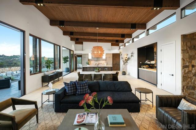 4728 El Aspecto, Rancho Santa Fe CA: https://media.crmls.org/mediaz/5c6fc920-2296-4911-9d44-bbe2139c570c.jpg