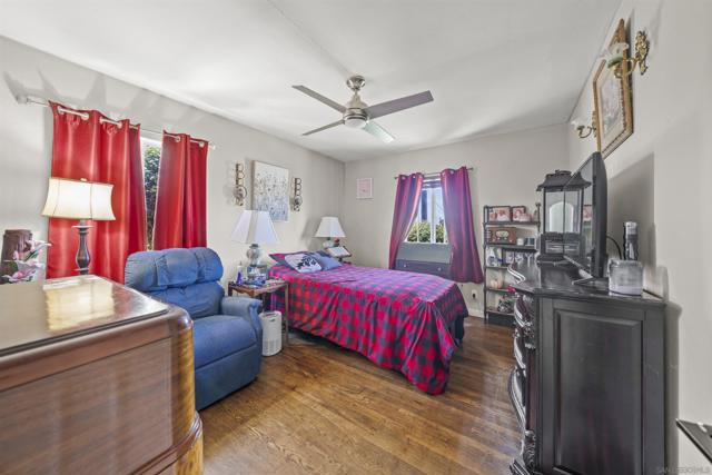 657 Fig St, Chula Vista CA: https://media.crmls.org/mediaz/5c6fd98f-6e7c-4b0c-8393-20a83ef16b55.jpg