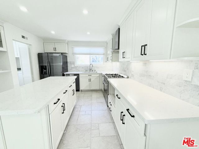 23744 Hartland Street, West Hills CA: https://media.crmls.org/mediaz/5c706e27-99b8-4466-80e5-e021799cc84e.jpg