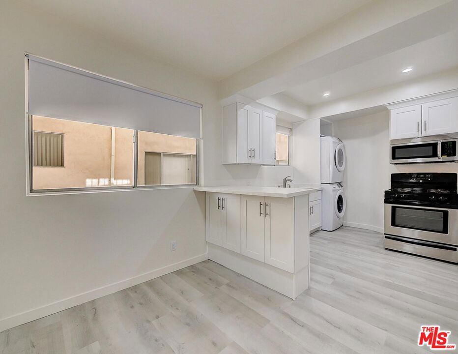 324 S Elm Drive #102