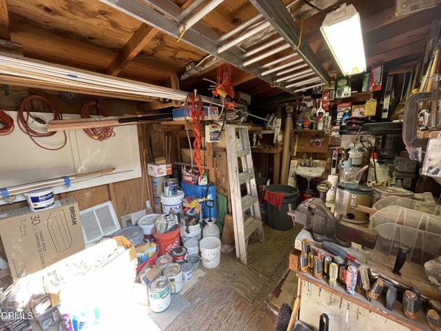 136 S Roosevelt Avenue, Oxnard CA: https://media.crmls.org/mediaz/5c70d61d-d371-4fe1-a5ce-5d0a0063e576.jpg