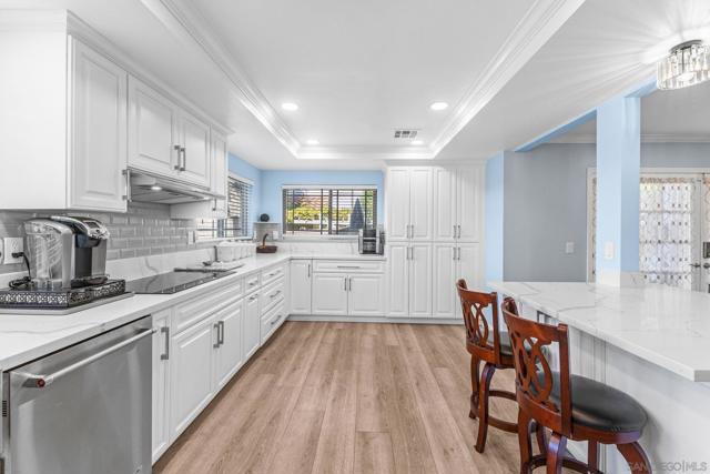 1363 Timberpond Dr, El Cajon CA: https://media.crmls.org/mediaz/5c71606e-5386-4618-aa8f-b434dfaeee33.jpg