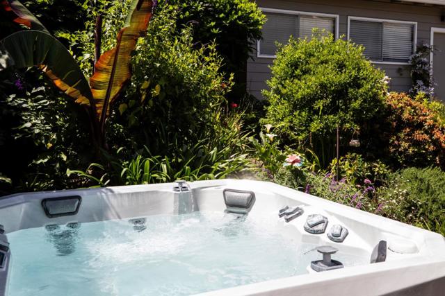 3740 Hacienda Street, San Mateo CA: https://media.crmls.org/mediaz/5c717f0e-dde7-4894-970e-482f7062bece.jpg