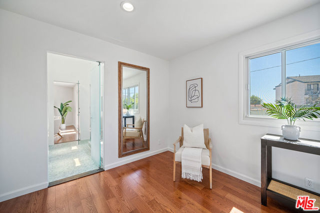 7145 Trask Avenue, Playa del Rey CA: https://media.crmls.org/mediaz/5c72c81d-3b7c-4bec-9243-6fced9e1ee0b.jpg