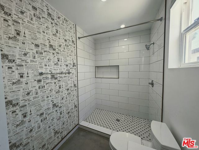 1731 Franklin Street, Santa Monica CA: https://media.crmls.org/mediaz/5c72d3cf-268a-4ae0-95bd-b61be6aa76f4.jpg