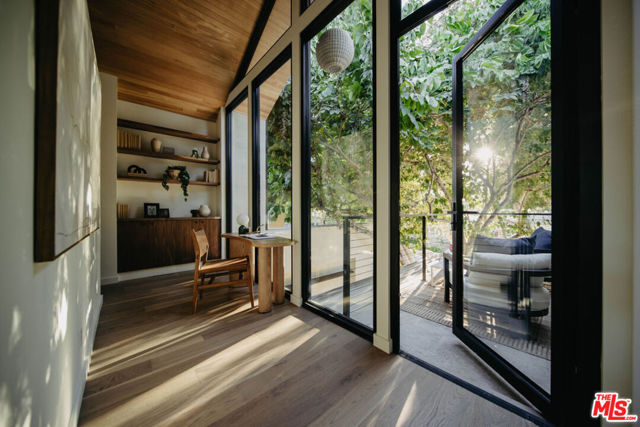 3440 Cattaraugus Avenue, Culver City CA: https://media.crmls.org/mediaz/5c731e23-368c-4488-82c9-754603e5787c.jpg