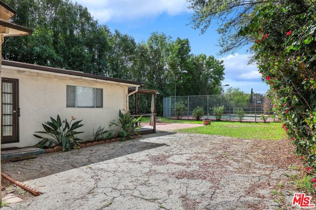 6055 Melvin Avenue photo 2