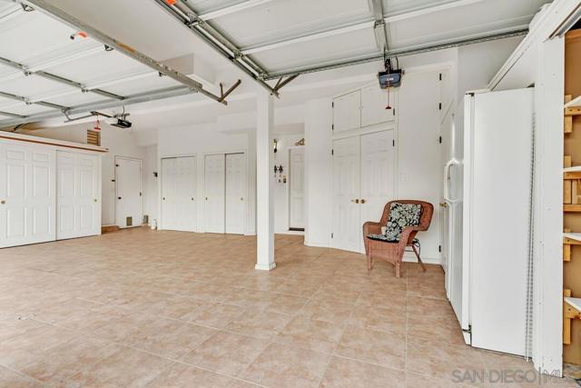 45703 Calle Ayora, Temecula CA: https://media.crmls.org/mediaz/5c7357dc-bf48-40d5-90ae-90c6ae7744fd.jpg
