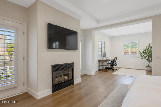 1615 Vista Oaks Way, Westlake Village CA: https://media.crmls.org/mediaz/5c738cd1-82fc-4f7e-9a2a-f7ffe10aaeae.jpg