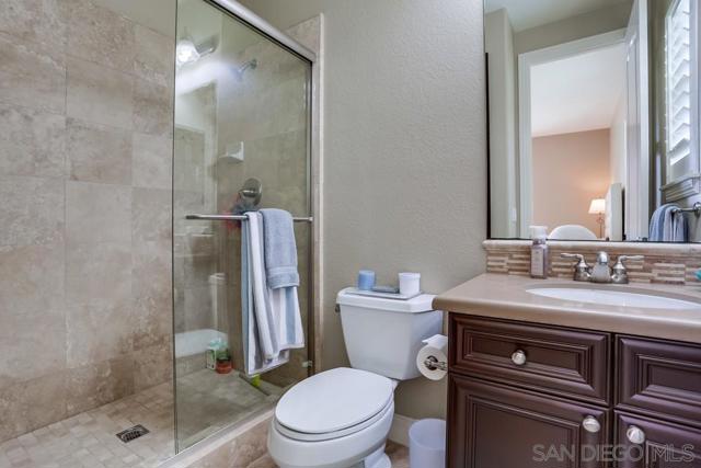 6977 Corte Langosta, Carlsbad CA: https://media.crmls.org/mediaz/5c7467c2-7642-4b98-897d-44f320d2a27a.jpg