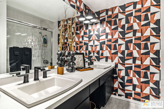 2455 S Via Lazo, Palm Springs CA: https://media.crmls.org/mediaz/5c74bddc-81db-4509-80b8-239a9d8b805b.jpg