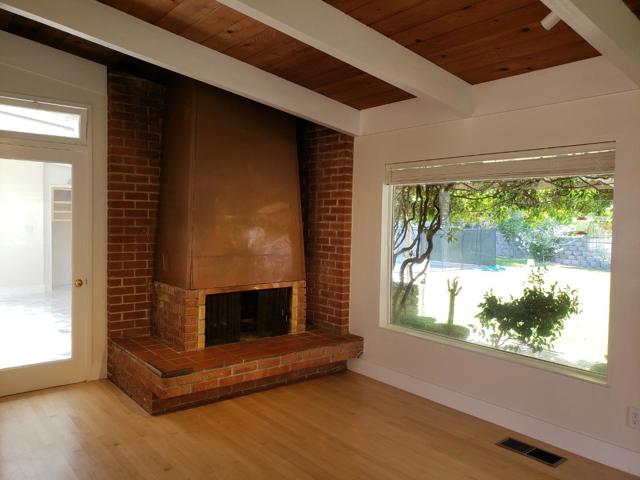528 Moraga, Orinda CA: https://media.crmls.org/mediaz/5c74e7a9-d91c-4360-ad54-eb093e0b00b9.jpg