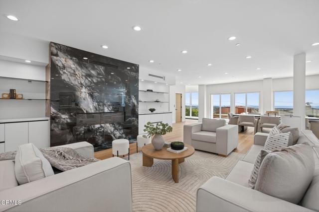 2407 Sunset Drive, Ventura CA: https://media.crmls.org/mediaz/5c74e8eb-e726-49ef-ae8a-523999f53c1c.jpg