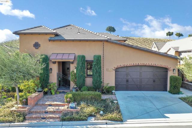 1147 Saint Julien St, Brentwood CA: https://media.crmls.org/mediaz/5c75c437-e0da-4fec-815d-ae39107bd5fd.jpg