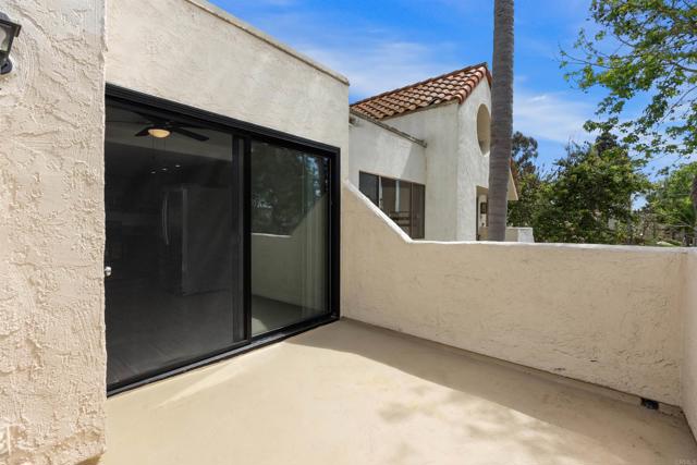Detail Gallery Image 21 of 42 For 333 Melrose Dr. #F,  Vista,  CA 92083 - 1 Beds | 1 Baths