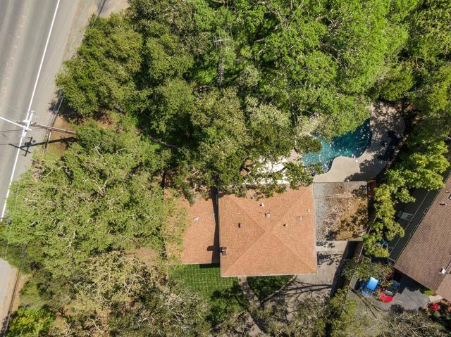 2085 Edgewood Road, Redwood City CA: https://media.crmls.org/mediaz/5c760b89-f6ca-4fdf-b58f-c6eb9ccbcd58.jpg