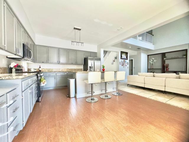 9562 E Park Drive, Elk Grove CA: https://media.crmls.org/mediaz/5c764883-dac4-4fb4-af27-d581cf681c7c.jpg