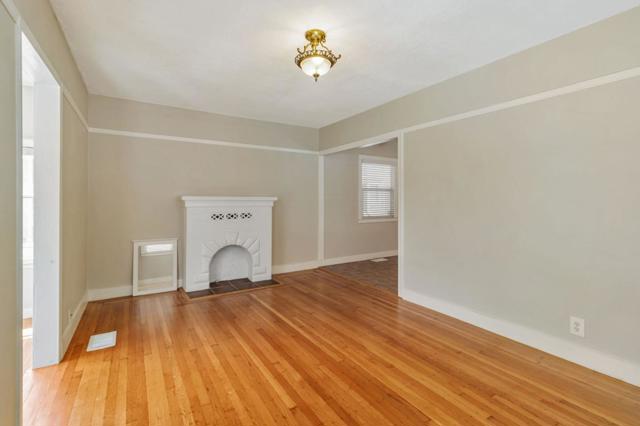 4431 Penniman Avenue, Oakland CA: https://media.crmls.org/mediaz/5c7747fd-8474-47de-8b42-cbe9f0cb4a3b.jpg