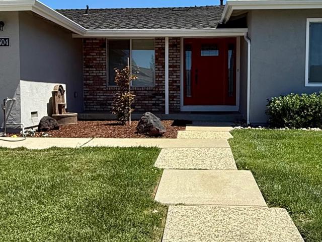 7604 Los Padres Court, Gilroy CA: https://media.crmls.org/mediaz/5c7791bf-8e11-4089-b522-e91141cd247f.jpg