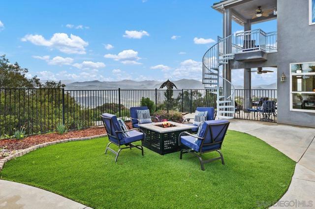 410 Woodland Ln, El Cajon CA: https://media.crmls.org/mediaz/5c77c67d-7600-47da-baa9-98eb20b8a170.jpg