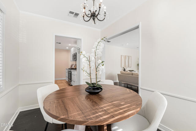 15233 Camarillo Street, Sherman Oaks CA: https://media.crmls.org/mediaz/5c7830eb-60af-499e-a1fc-df05ddbea0dd.jpg
