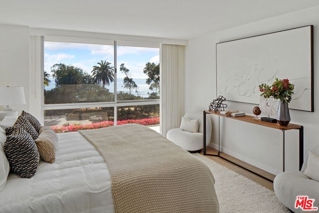 201 OCEAN Avenue, Santa Monica CA: https://media.crmls.org/mediaz/5c784282-0ae3-42de-8bec-7346c4a4bd4e.jpg