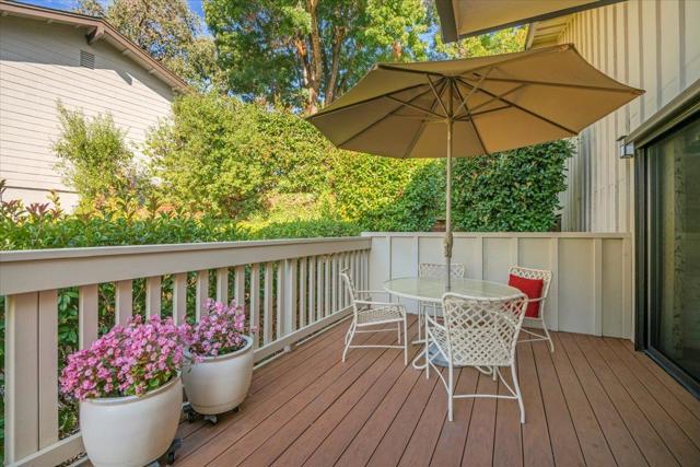 1360 Trinity Drive, Menlo Park CA: https://media.crmls.org/mediaz/5c78460a-e3ef-485f-b96d-fb5aed9e42f6.jpg