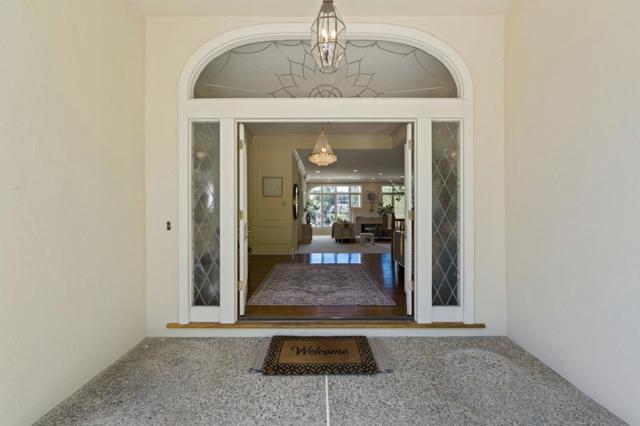 46 Eugenia Way, Hillsborough CA: https://media.crmls.org/mediaz/5c787938-754f-4cd9-bef5-52fff602c230.jpg
