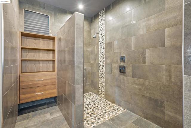 379 Yukon Way, Livermore CA: https://media.crmls.org/mediaz/5c79f6bd-87c6-4d32-a059-ef6d551d8544.jpg