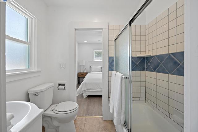 1385 Palm Ave, Martinez CA: https://media.crmls.org/mediaz/5c7aaeb4-8a91-4346-b612-59a48c1bfef4.jpg