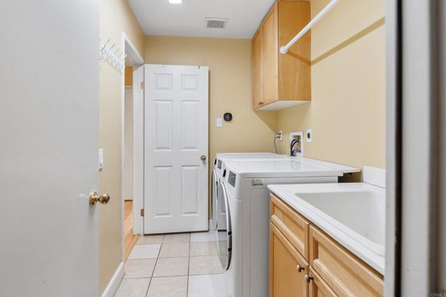 Detail Gallery Image 21 of 47 For 5073 Sea Mist Ct., San Diego,  CA 92121 - 5 Beds | 3 Baths