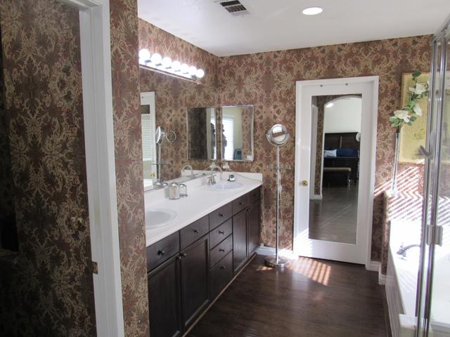 7420 Valley Meadow Avenue, Eastvale CA: https://media.crmls.org/mediaz/5c7b15e3-a2e0-4e31-91c0-75dfbd91cc51.jpg